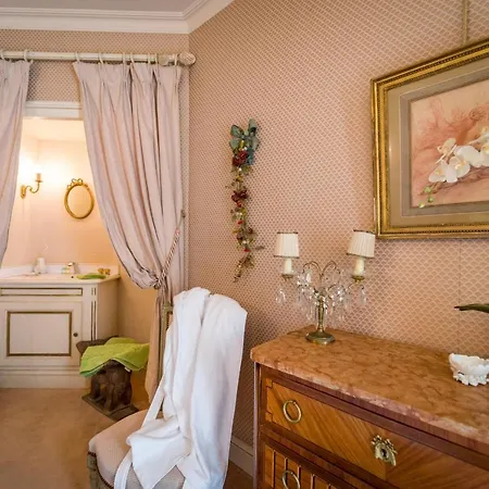 D'hotes Manoir De Montecler Bed and Breakfast