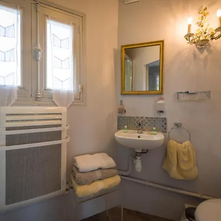 D'hotes Manoir De Montecler 3*